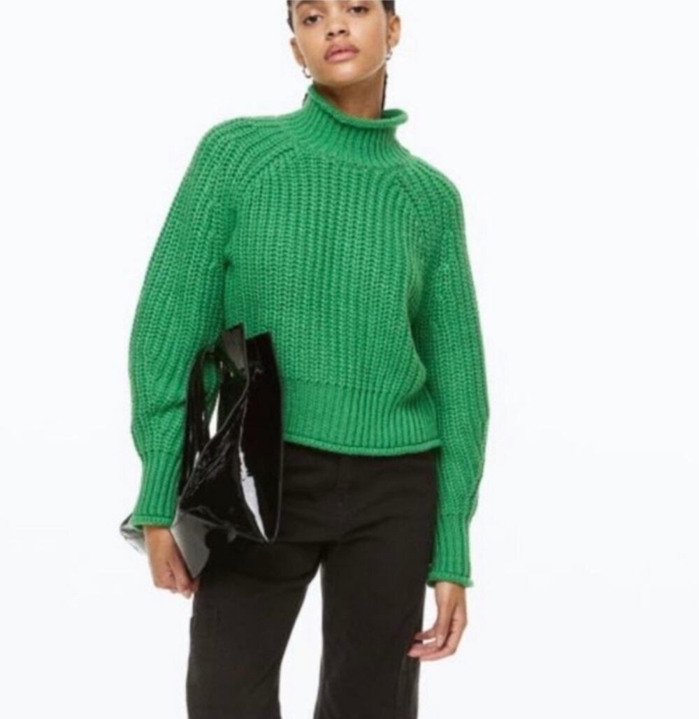 H&M Green Chunky Knit Mock Neck Sweater